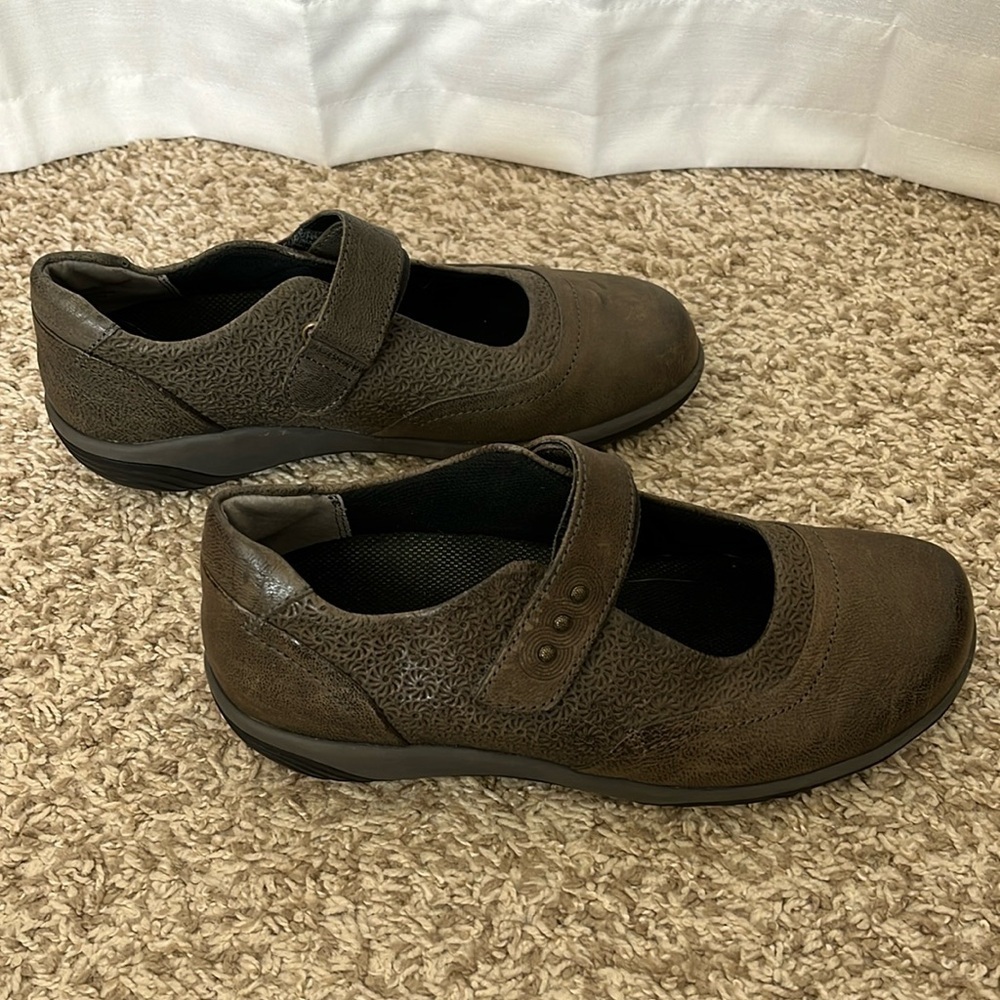Hlsa Footwear Aloe Mary Jane Leather Comfort Shoes - Size 8